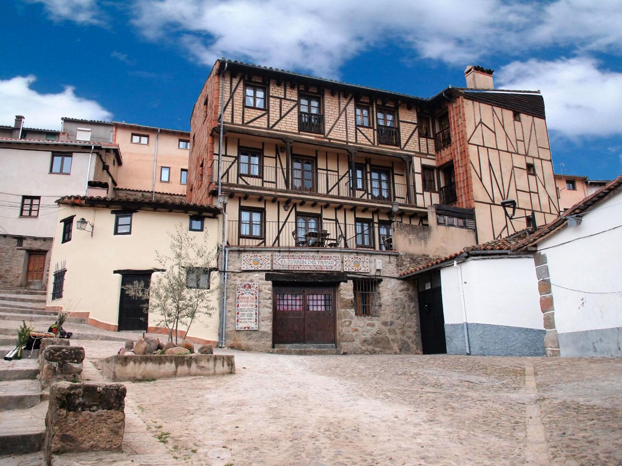 Apartamentos La Iguana Hervás Екстериор снимка