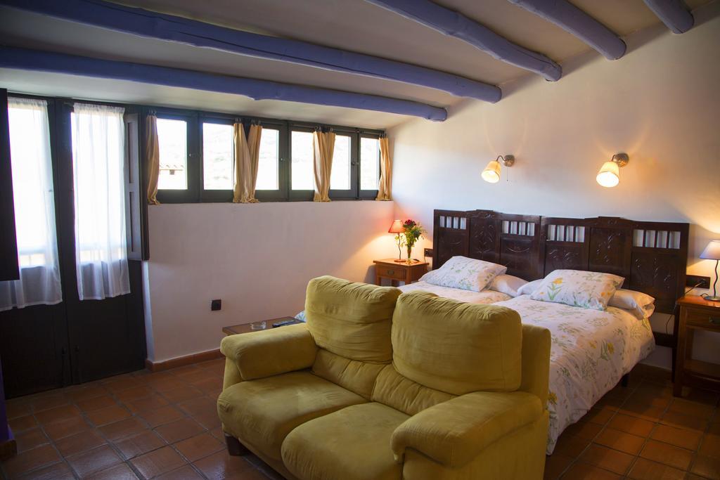 Apartamentos La Iguana Hervás Екстериор снимка
